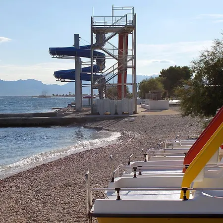 Апартаменты With A Parking Space Supetar, Brac - 2848