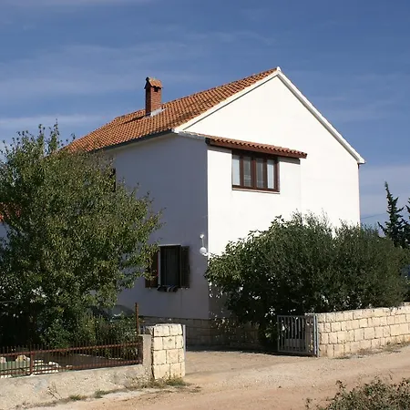 With A Parking Space Supetar, Brac - 2848 Апартаменты